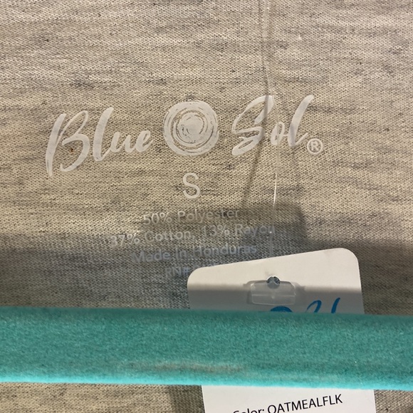 Blu Sol Oatmeal Sun and Soul Searcher Tee. Size Small. NWT (tags). - Picture 5 of 5